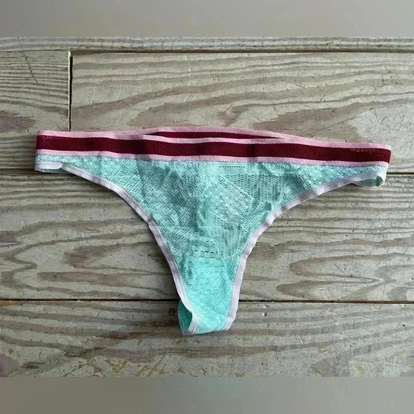 Victoria’s Secret underwear size medium NWT - Picture 1 of 2